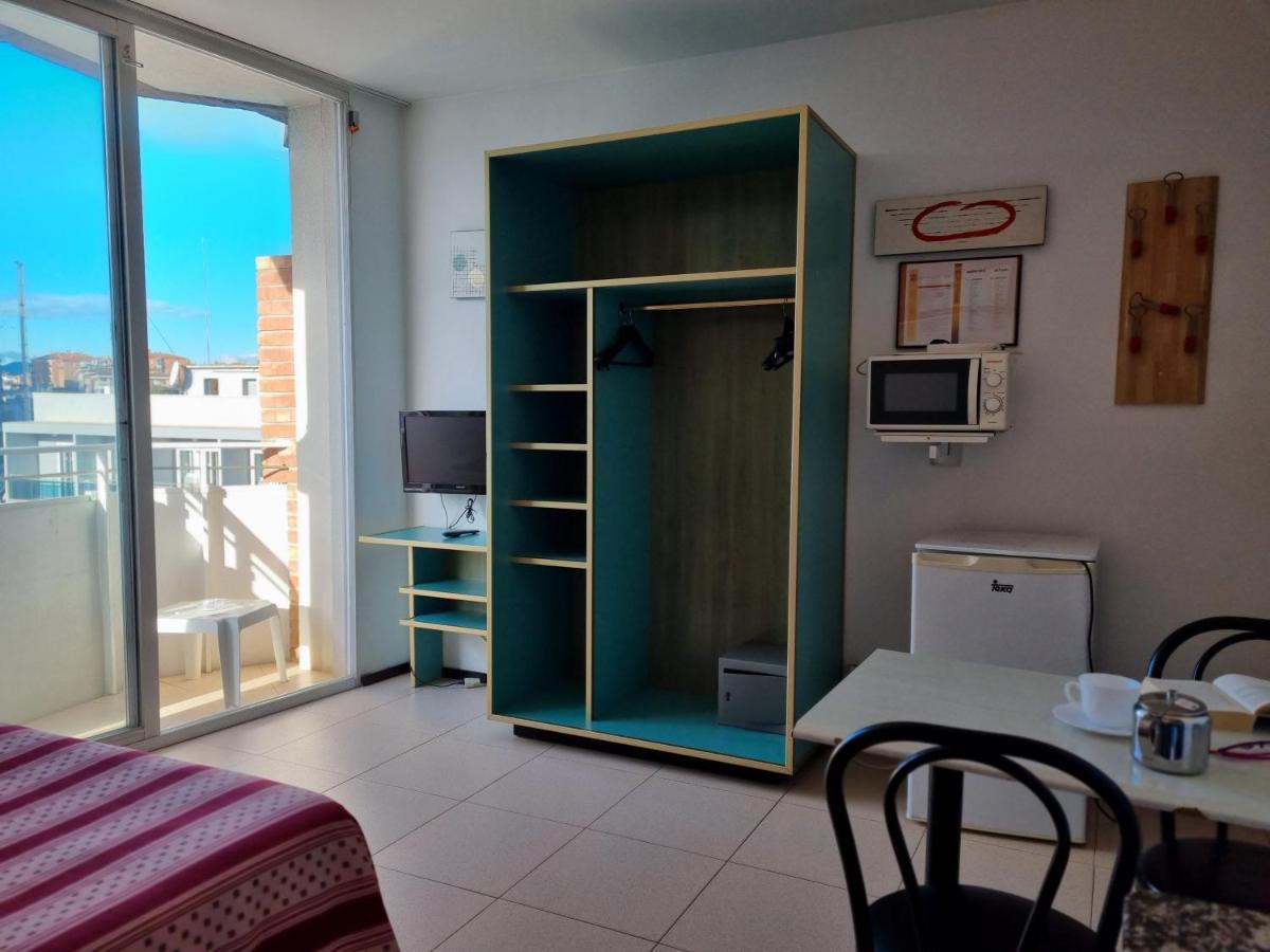 Apartments Lloret Sun يوريت دي مار المظهر الخارجي الصورة
