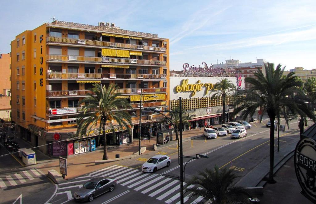 Apartments Lloret Sun يوريت دي مار المظهر الخارجي الصورة